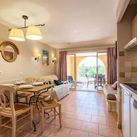 Appartement Résidence Les Calanques Des Issambres - Maeva - 4 Personnes - Sélection Mae-8566